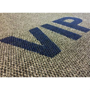 Купить ворсовые грязезащитные ковры с вклеенным логотипом из материала SuperNop, 104*154